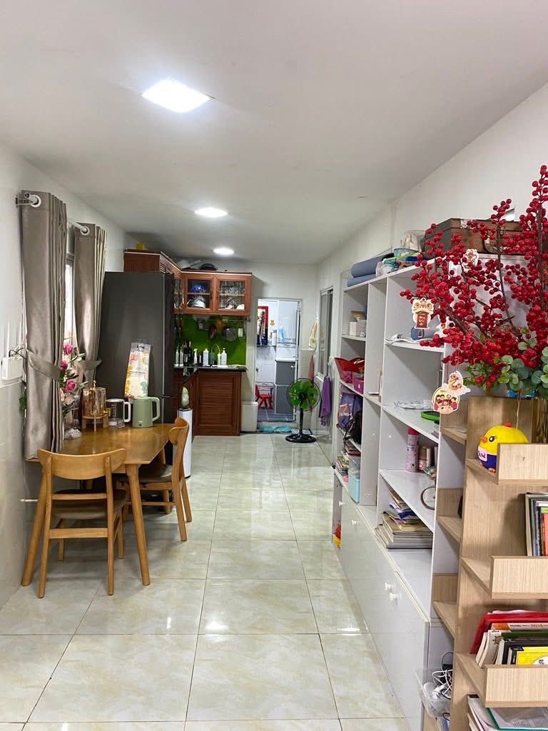 Nhà 4,5 tỷ Thủ Đức hẻm 3 gác đón lộc, ngang 4,4m cực thoáng