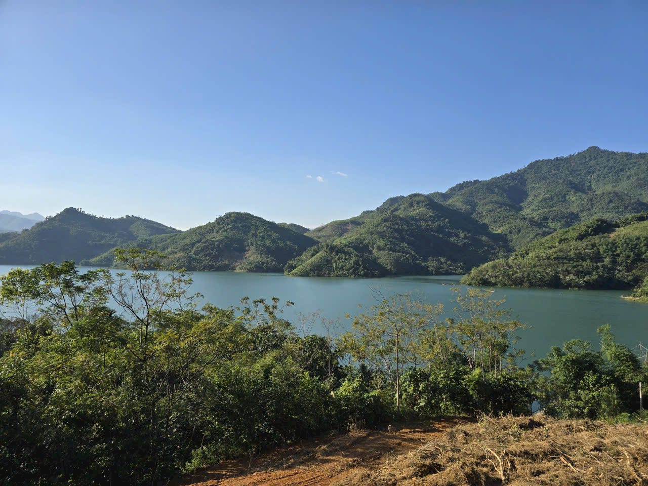 Đất view hồ Hòa Bình 1400m2, chỉ 1h từ Hà Nội