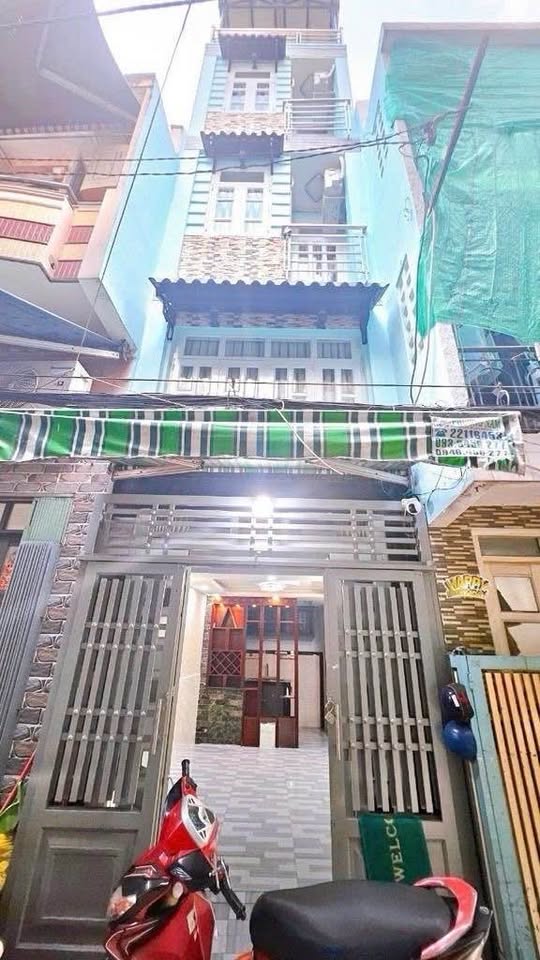 Chào mừng quý vị đến với siêu phẩm nhà góc tại Lô Nhì Đoàn Văn Bơ, Quận 4