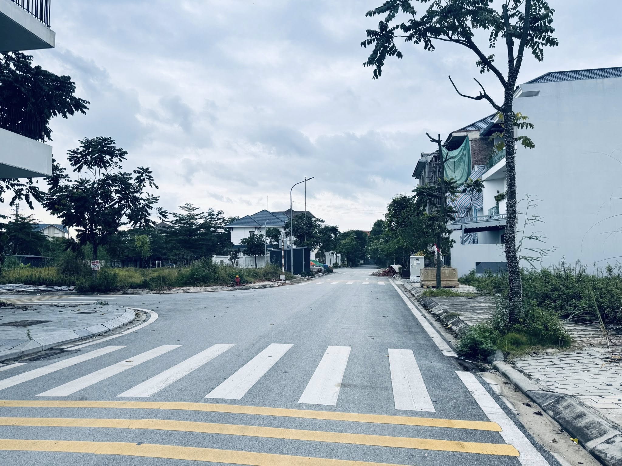 Biệt thự 180m² Lạc Ngàn, vuông vắn, phong thủy tốt, tiềm năng tăng giá