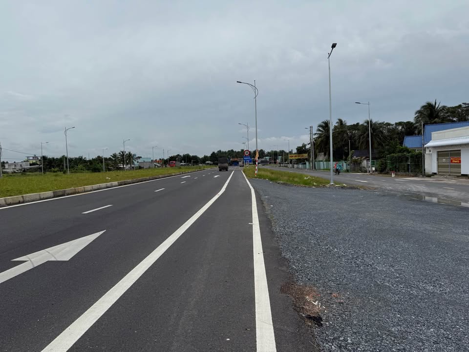 Siêu phẩm đất nền độc nhất vô nhị, mặt tiền đường cầu Rạch Miễu 2, phường Bến Tre