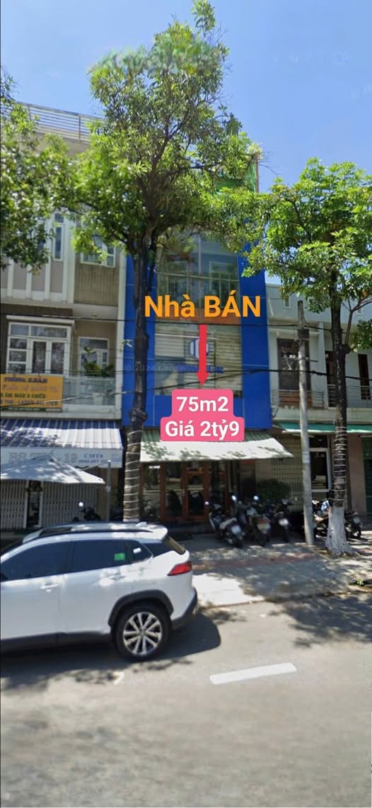 Nhà tọa lạc trên trục đường chính sầm uất của huyện Sóc Sơn, Hà Nội