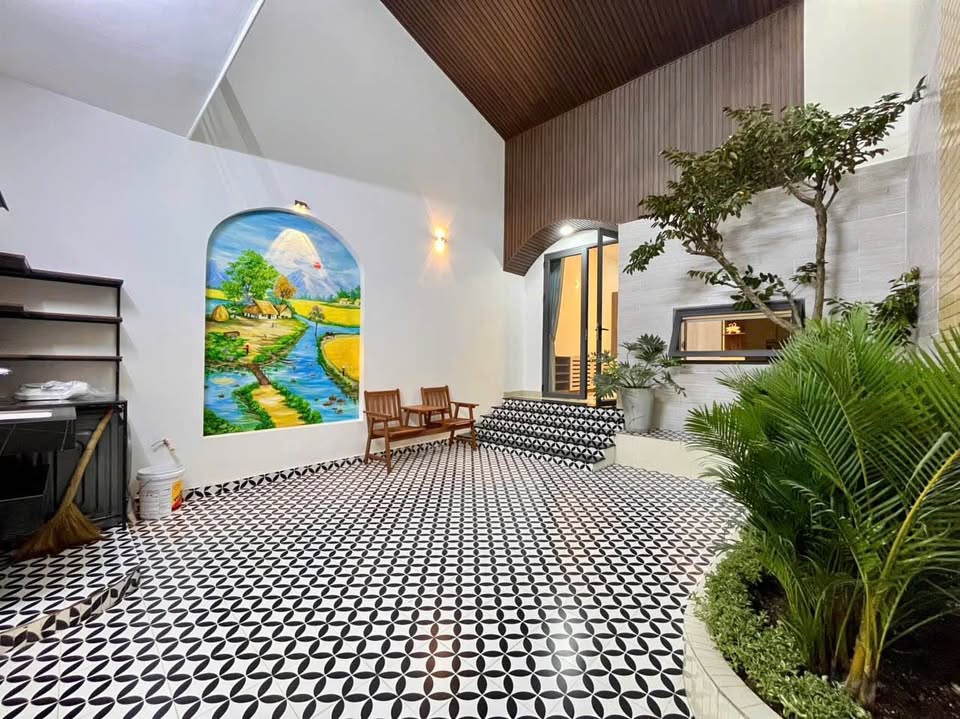 Chào bạn, mình có một căn nhà đẹp với diện tích 5x33m tại phường Eakao, Đắk Lắk đang chờ chủ mới