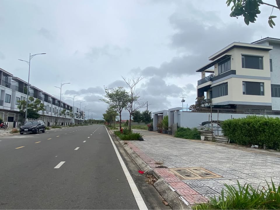 Bán nhà phố The Light City Vũng Tàu, 1 trệt 2 lầu, vị trí đẹp, giá từ 5,5 tỷ