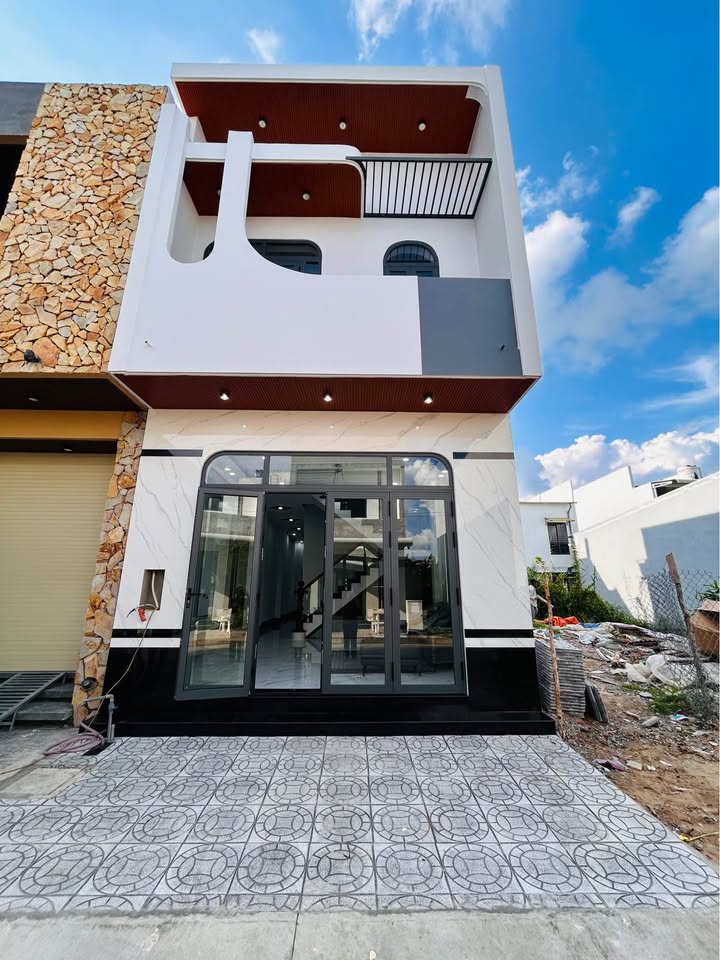 Nhà phố Nam Hòa, Rạch Giá, 5m x 16m, hướng Đông Nam, giá tốt