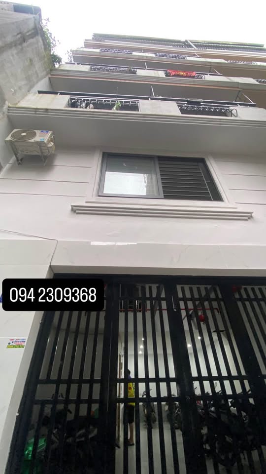 Nhà 70m² 6 tầng thang máy, dòng tiền 65 triệu/tháng, Cầu Giấy