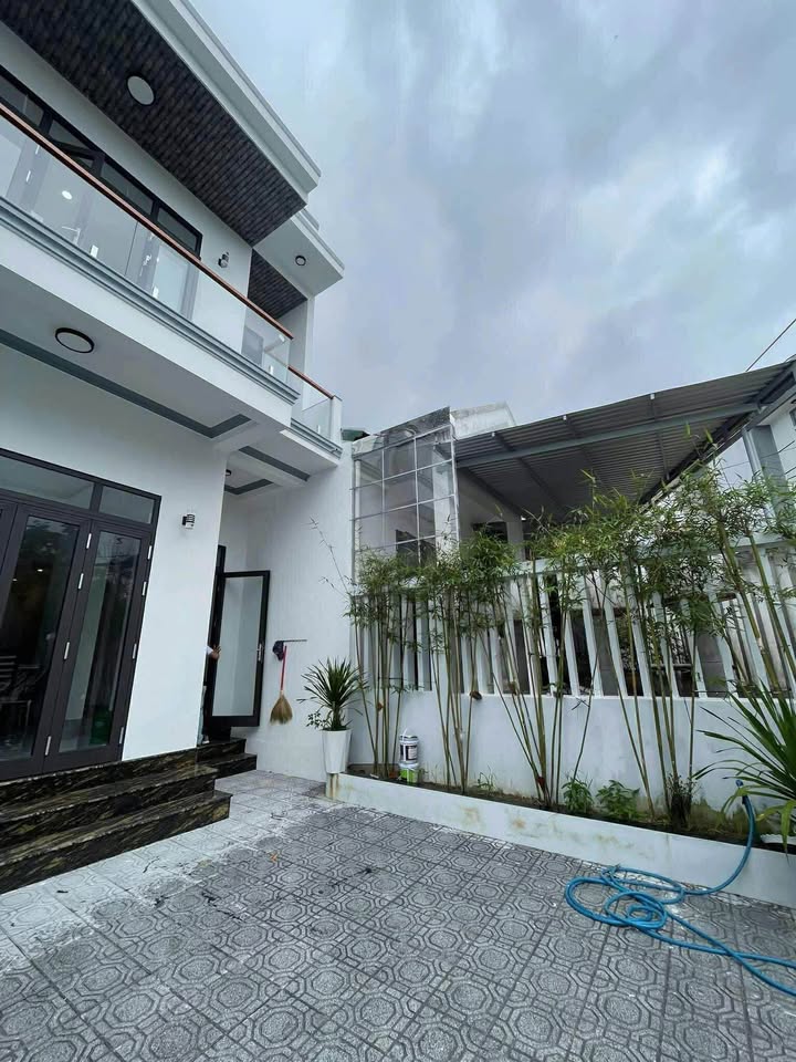 Nhà 2 tầng Thích Tịnh Khiết, Huế 3 phòng ngủ, oto đỗ cửa, giá siêu yêu