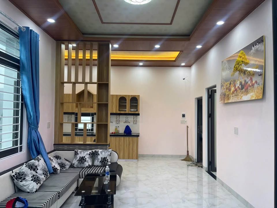 Nhà mặt tiền đường Kiệt Thiên Thai, diện tích 126m2, sân vườn rộng rãi, không lo ngập lụt