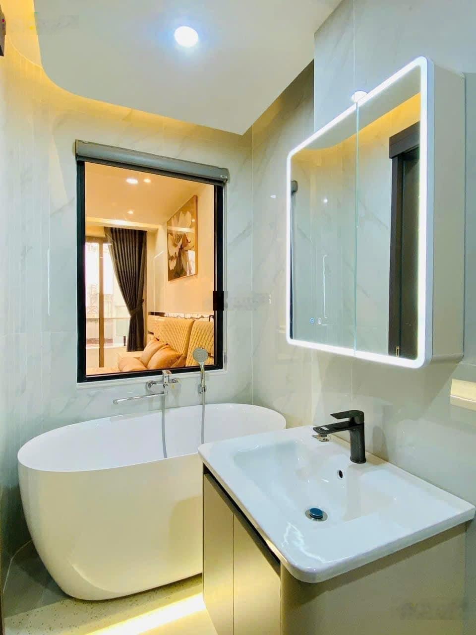 Có ngay căn nhà đẹp giá 4.870tỷ/73m2 - Đ. Phan Ngữ-Q. 1. Cho thuê 27tr. Cắt ngang Huỳnh Khương Ninh