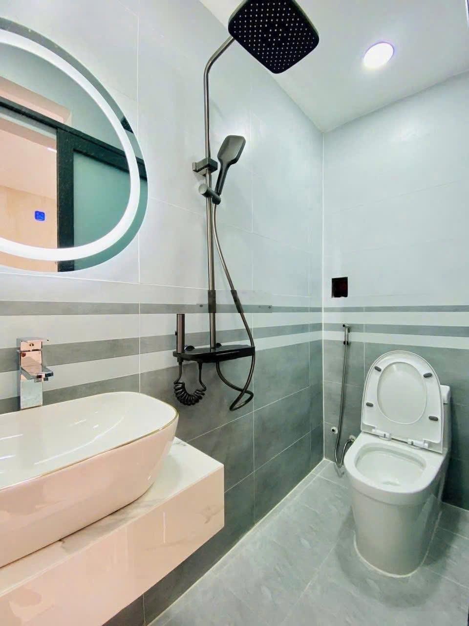 Nhà bán gấp 2,4 tỷ hẻm 6m vạn kiếp, phường 1, bình thạnh | 52m 1 trệt 1 lầu