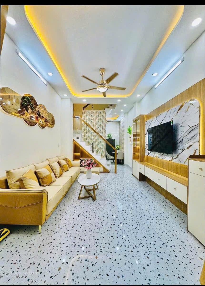 Hạ giá sâu 300tr bán gấp nhà Lê Quang Định BT 4TỶ120 , DT 36m2 , 2 PN , hẻm xe hơi , Sổ Hồng Riêng