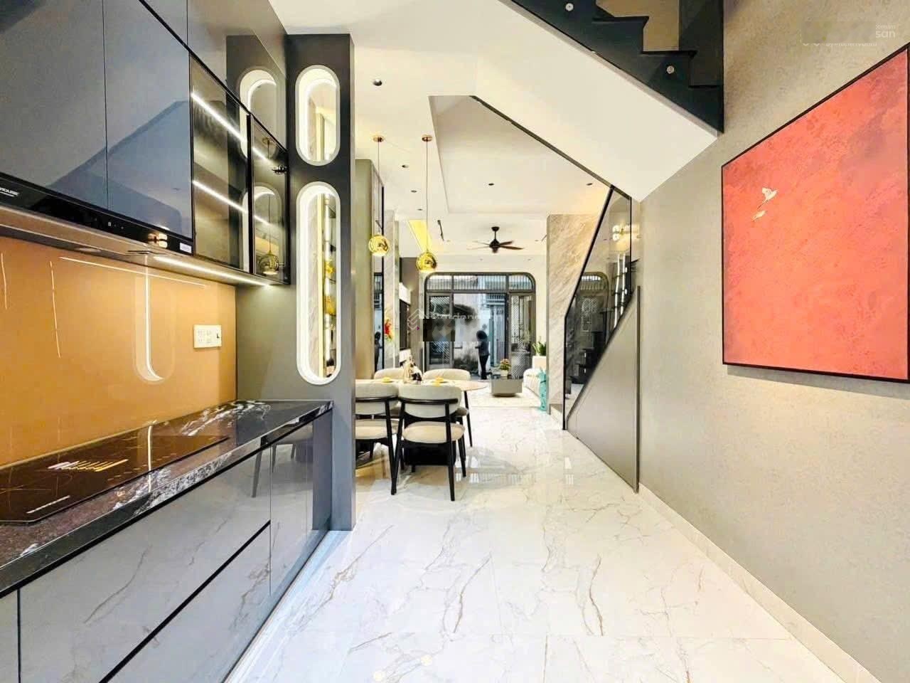 Chốt ngay nhà đẹp SHR hẻm Trần Quang Long BT. Giá 3tỷ2, DT 45m2