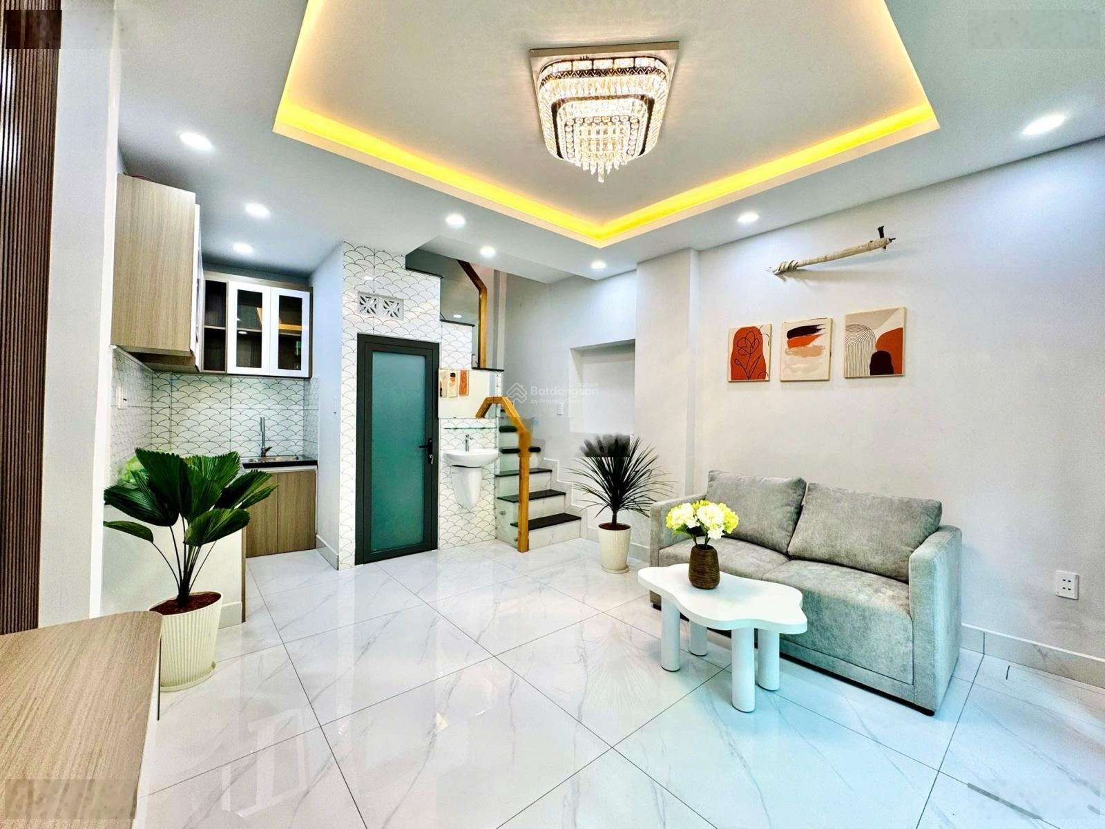 Nhà Đẹp 3 Tầng - 3 Phòng Ngủ - Gần Mặt Tiền - Bùi Đình Túy