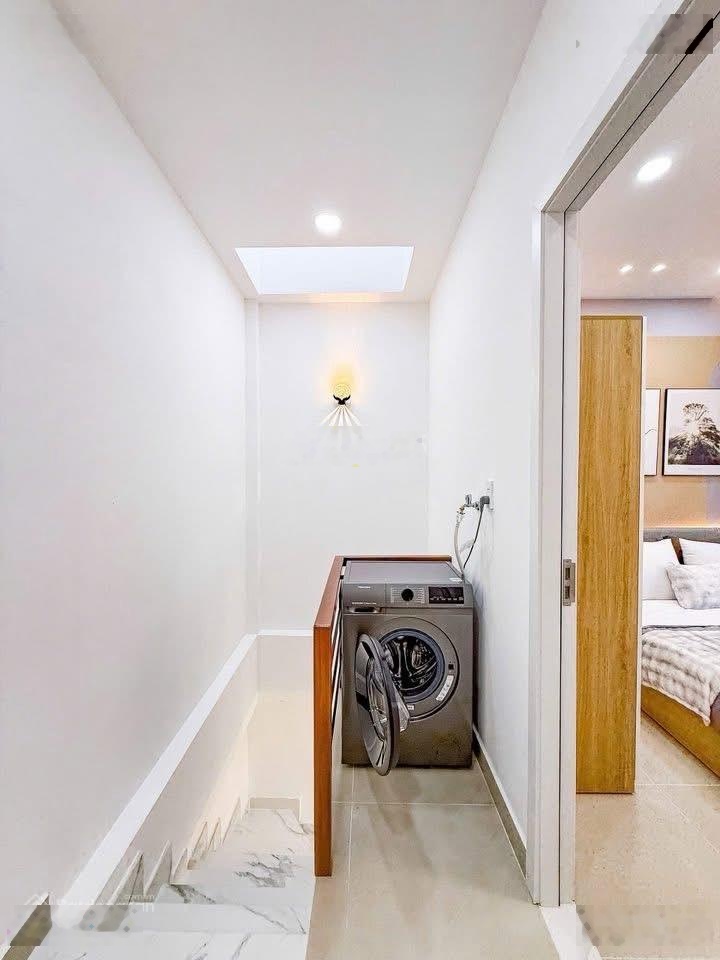 Bán Nhà Phan Văn Trị Bình Thạnh Hẻm Xe Hơi Tới Nhà 3PN Full Nội Thất 27m2 Chỉ Nhỉnh 4 Tỷ