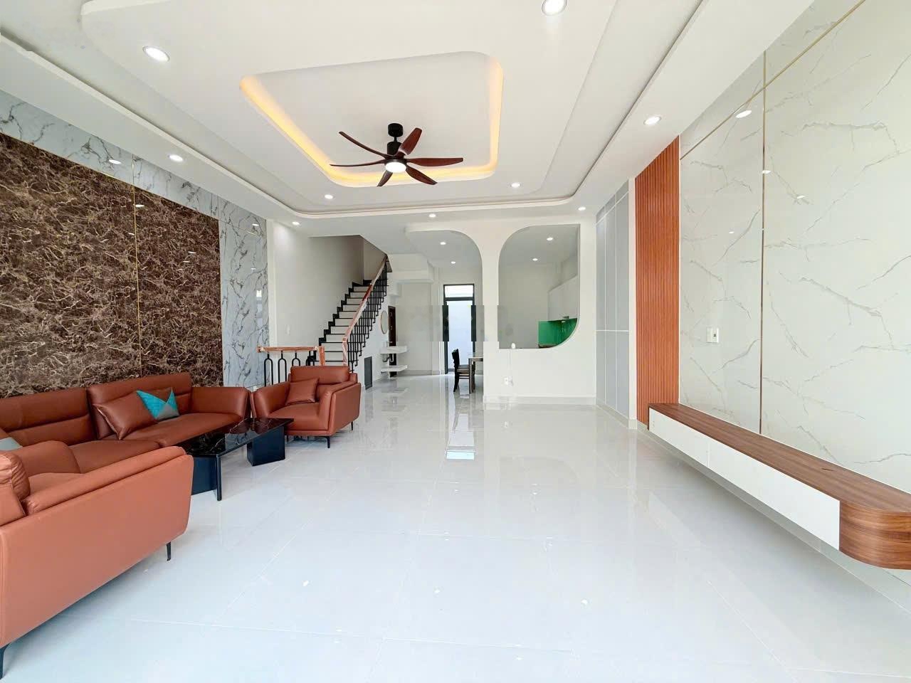 Bán nhà 1 trệt 1 lầu đường nhánh Hồ Văn Tắng 6x15m 3PN SHR Giá 1 tỷ 890tr