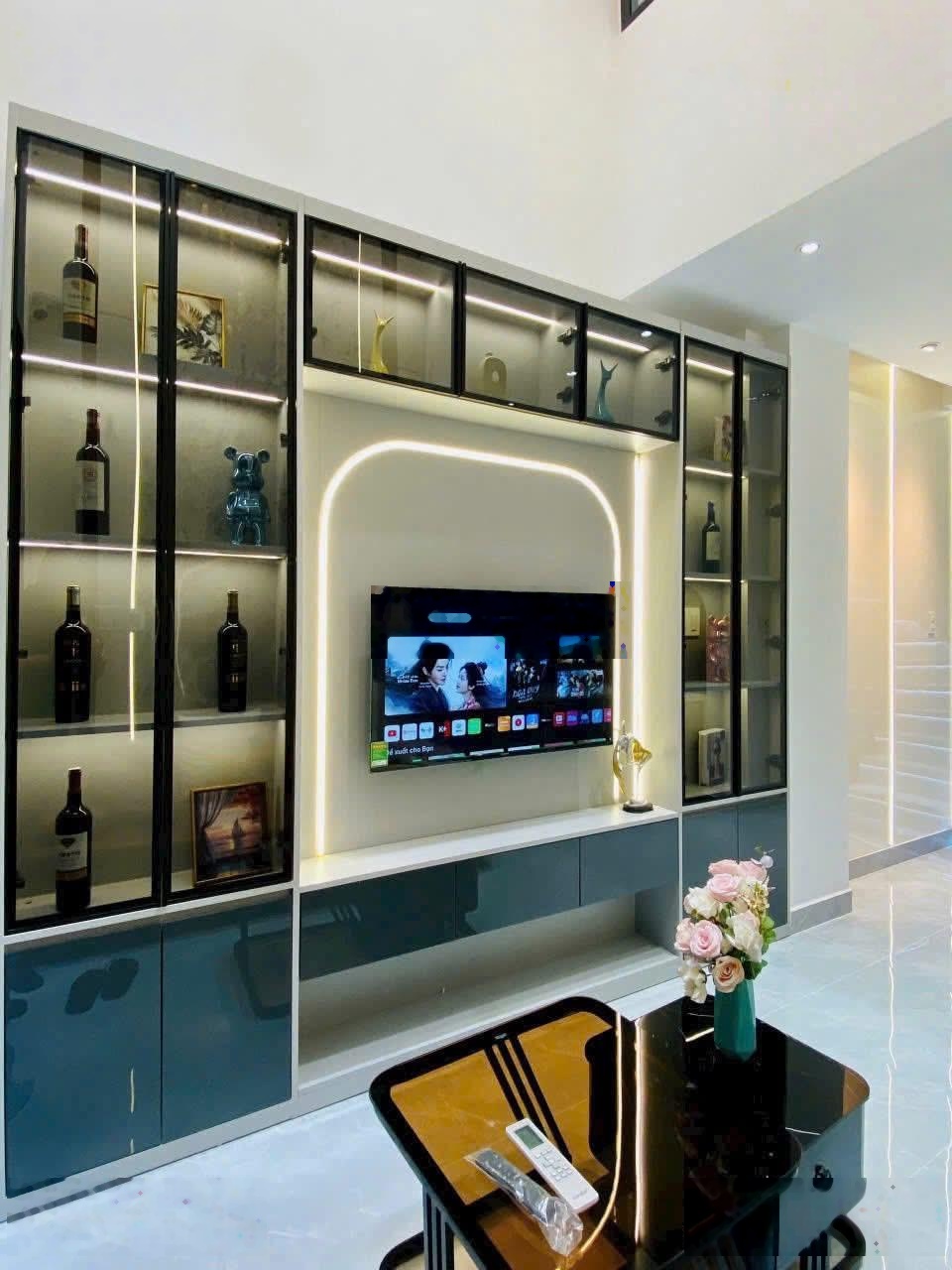 6tỷ670 Sở Hữu Ngay Nhà Trên Đường Đề Thám,Quận 1.Sổ Sẵn.