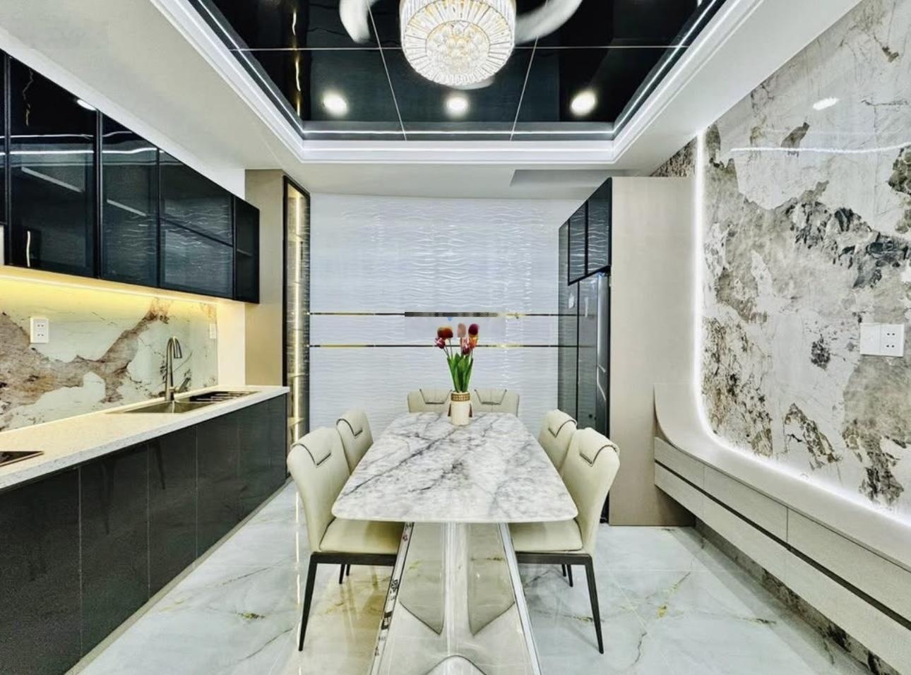 Cuối Năm Chủ Cần Bán Gấp Nhà tại Nguyễn Văn Đậu,DT 50,84m2, Giá 2Tỷ980