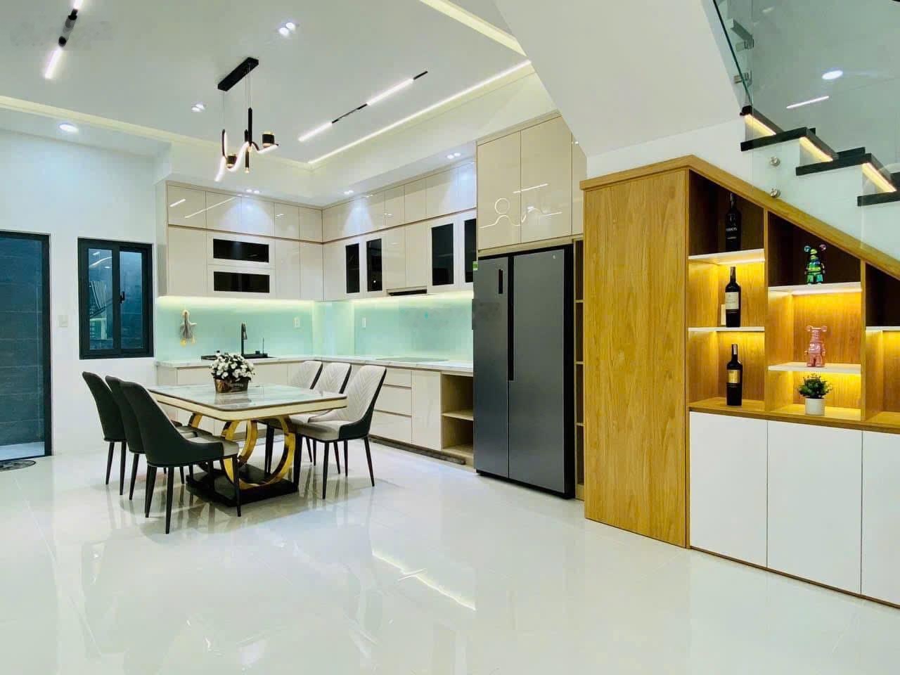 Bán gấp nhà riêng đường Nguyễn Thượng Hiền, phường 5, Bình Thạnh. 69,8m2 giá 3tỷ050tr có SHR