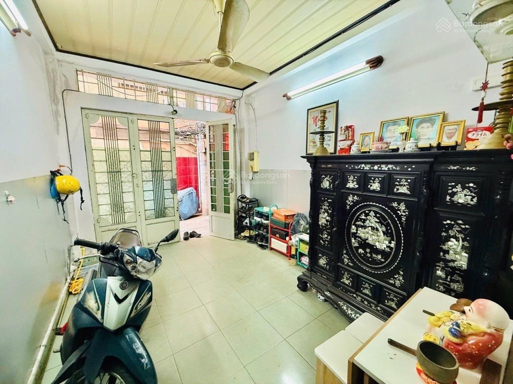 Vip quận 1- 3 tầng- mua về ở ngay- nhỉnh 8 tỷ. ngang 4.8 - dài-11m2 - 36m2.