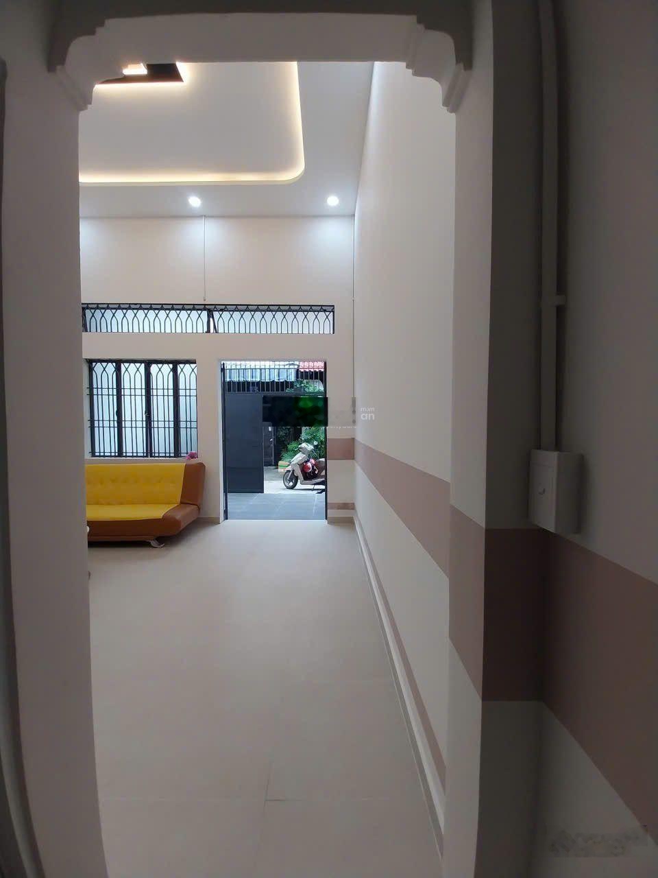 Bán nhà tân bình p15 phạm văn bạch sạch sẽ thoáng diện tích đẹp sân rộng chill cà phê mỗi sáng