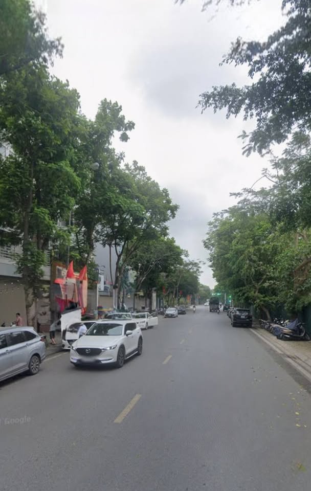 Nhà mặt phố Việt Hưng, Long Biên 96m2, 3 tầng, 6m mặt tiền, giá chỉ 25 triệu/tháng