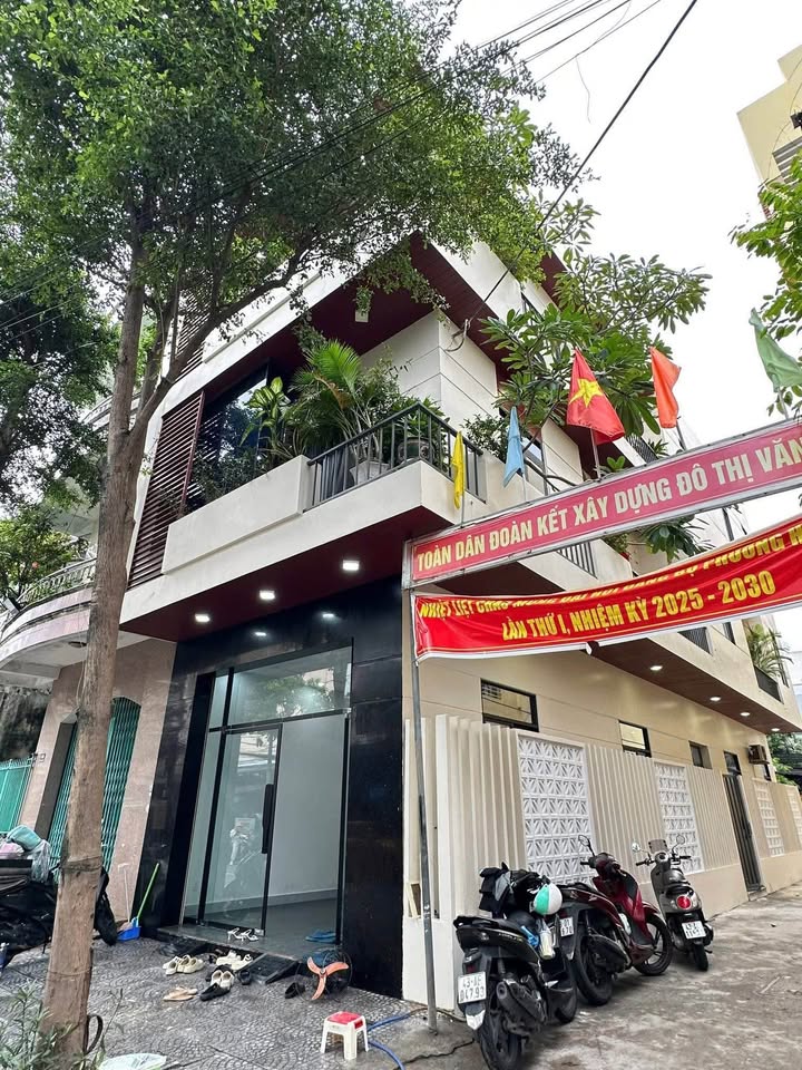 Siêu phẩm nhà 3 tầng lô góc đang chờ chủ nhân mới tại Hoà Cường Nam, Đà Nẵng