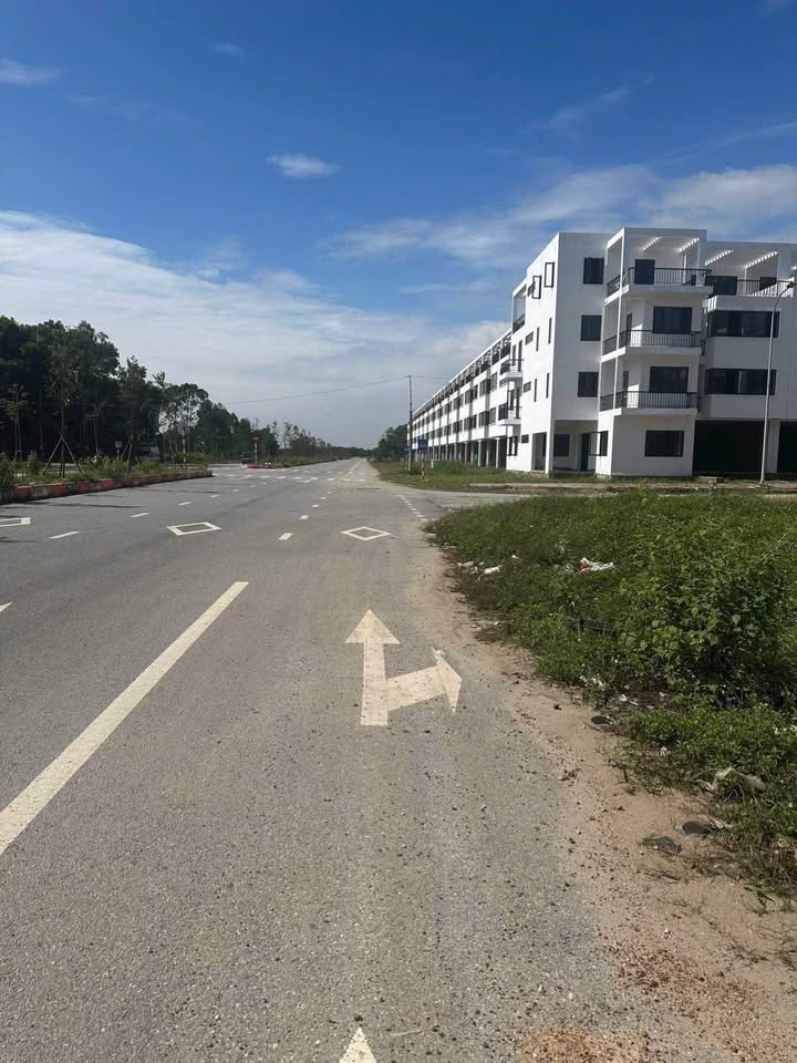 Cắt lỗ góc Shophouse 2 mặt tiền, kinh doanh cực đỉnh tại Xuân Hòa