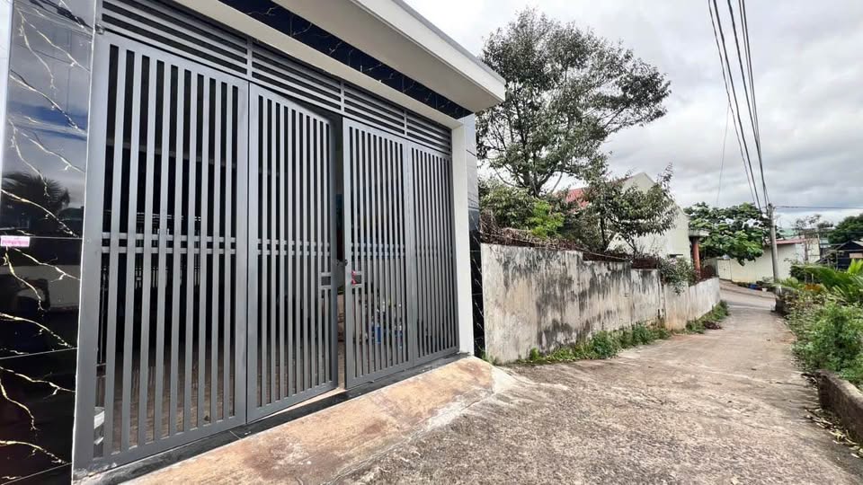 Nhà hẻm oto Ngô Gia Khảm - 100m2 đất đô thị, sổ hồng hoàn công