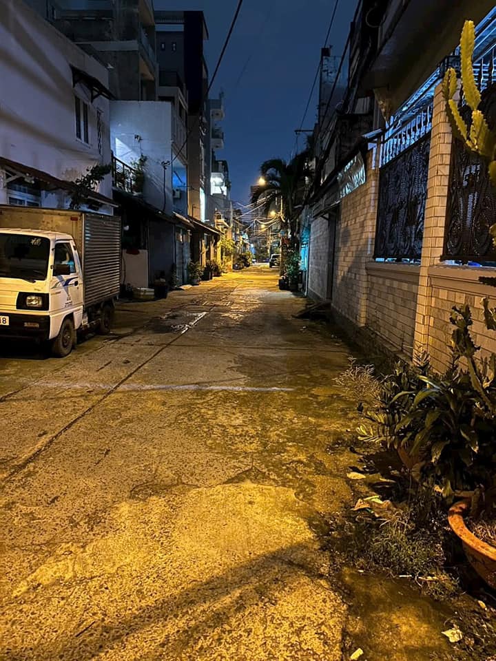 Căn hộ dịch vụ lô góc 5 tầng, diện tích 122m2 với 9 phòng ngủ và 9 nhà vệ sinh khép kín