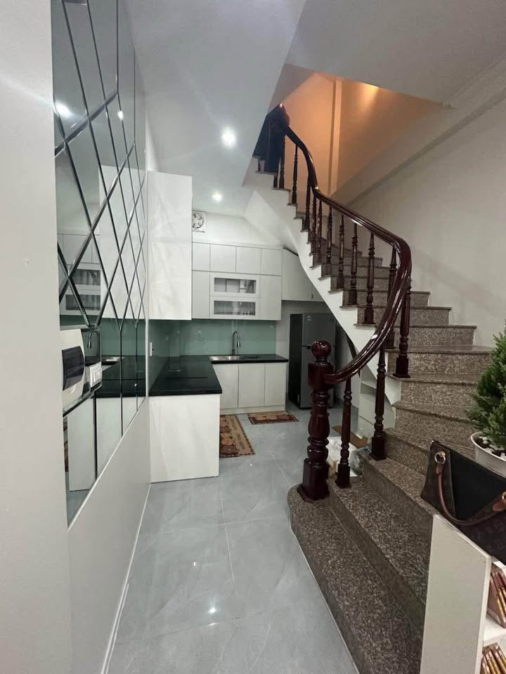 Nhà 5 tầng mới tinh, ngõ thông kinh doanh đỉnh, sát ô tô tránh Nguyễn Khang, Cầu Giấy