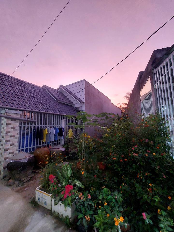 Tọa lạc tại phường Phú Tân, thành phố Vĩnh Long, ngôi nhà mang đến một không gian sống lý tưởng với diện tích 220m²