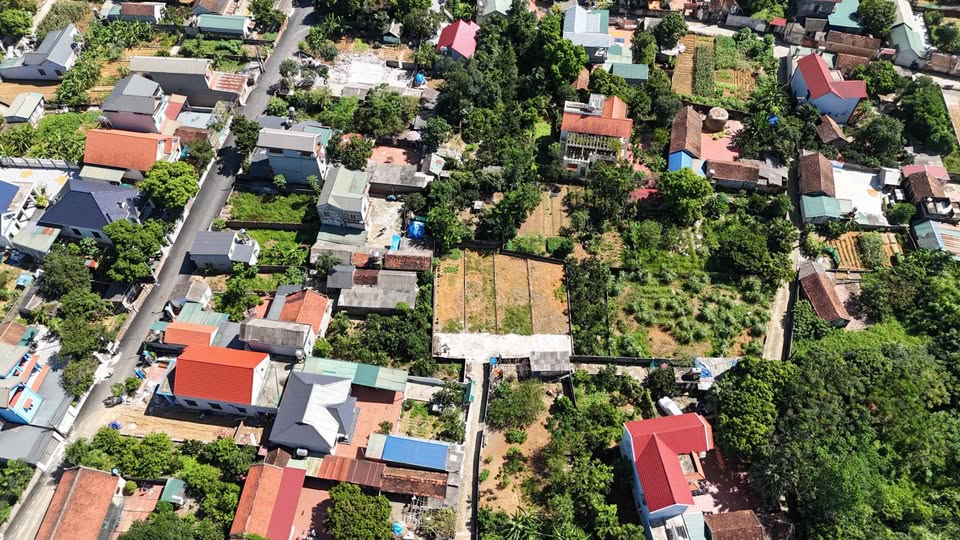 Đất vàng Phú Cát 100m2 full thổ cư, giá 2 tỷ, sổ đỏ trong tay, chốt nhanh kẻo lỡ