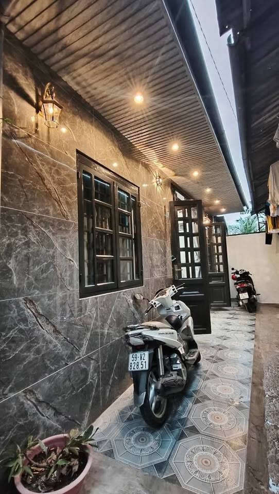 Nhà 1 trệt 1 lầu 4 ngủ, giáp Quận 12, chỉ 1.98 tỷ