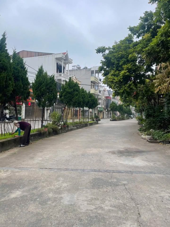 Đất thổ cư lõi trung tâm Trần Hưng Đạo, 62m2, mặt tiền 4.5m, ô tô tránh, kinh doanh đỉnh