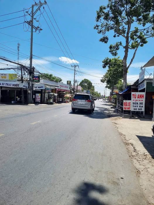 Cơ hội hiếm có để sở hữu lô đất mặt tiền đường Nguyễn Thị Định, Bến Tre, với vị trí đắc địa gần trường học Võ Trường Toả
