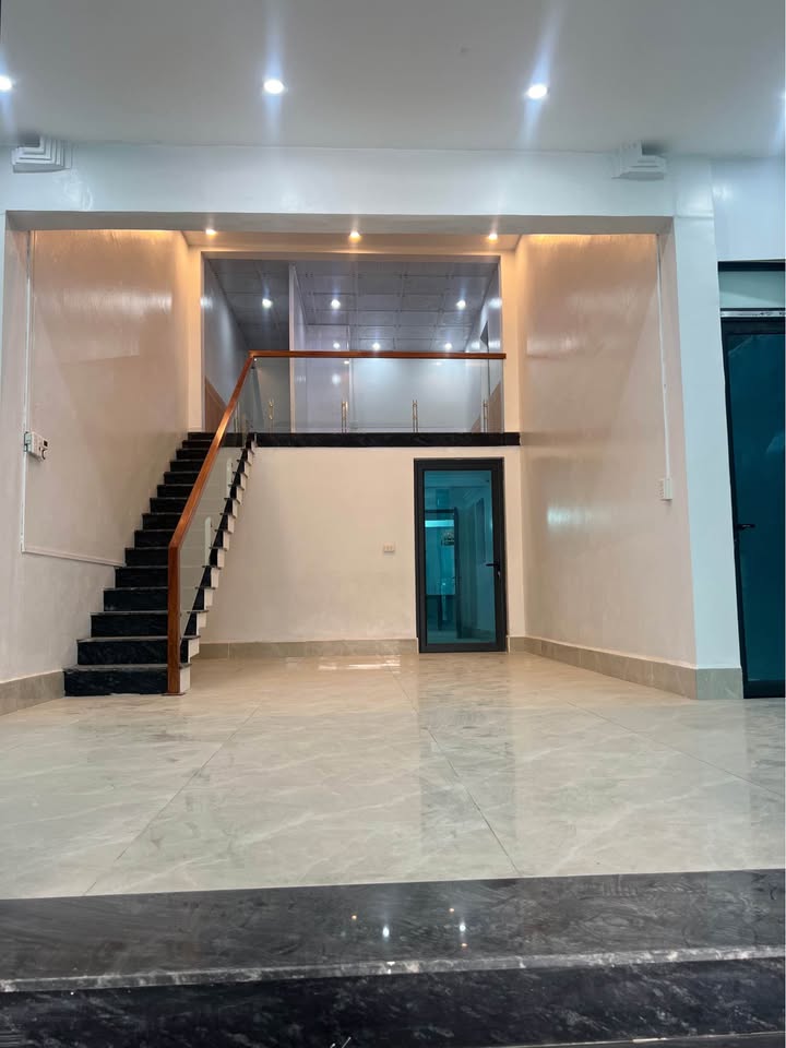 Nằm ngay mặt đường Quốc lộ 18A, khu vực Thượng Thông, Hồng Thái Đông, Đông Triều, Quảng Ninh