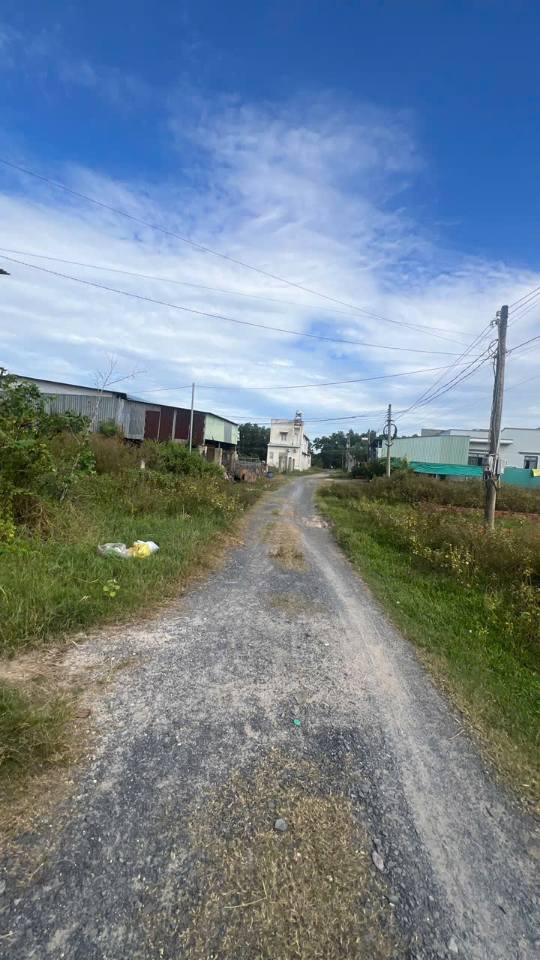 Nhà góc 2 mặt tiền, 6x28m, full thổ cư, hướng Đông, chỉ 850 triệu