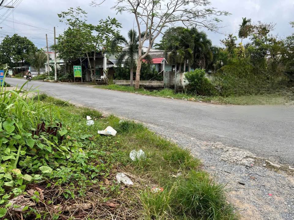 Cần bán gấp căn nhà tọa lạc tại vị trí đắc địa gần Chợ Vượt Lũ, Phường 8, Thành phố Vĩnh Long