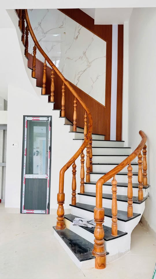 Nhà 4 tầng hiện đại, full nội thất, đường ô tô - Ngô Mây, Quy Nhơn