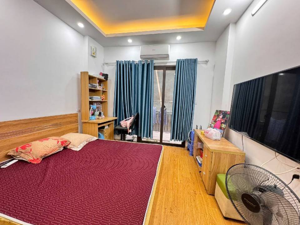 Chính chủ bán nhà An Dương Vương, sân cực rộng đỗ 20 xe, sổ vuông nở hậu, chỉ 8,8 tỷ