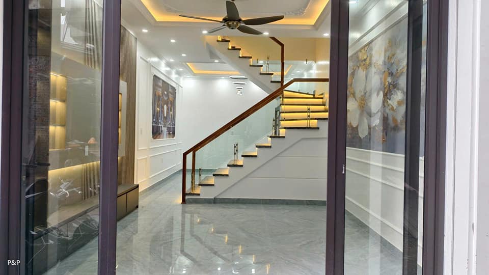 Nhà lô góc 3 tầng 48m2, 3 phòng ngủ, có sân để xe tại ngõ Trung Hành, Hải An