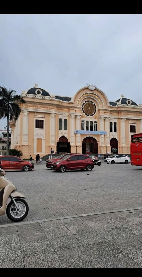 Siêu biệt thự mini 3 tầng tọa lạc tại vị trí đắc địa gần Quảng trường Lam Sơn