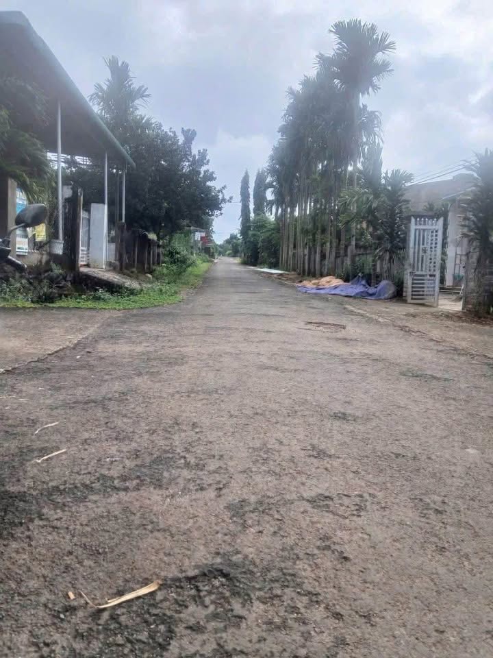 Bán gấp góc 2 mặt tiền Buôn Ma Thuột, 12m x 20m, giá 1,35 tỷ