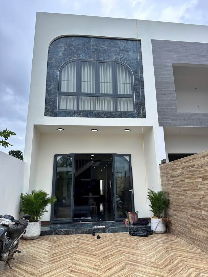 Nhà 1 trệt 1 mê mới, full nội thất, hẻm nhựa Ywang, 5x32m, giá 3.6 tỷ