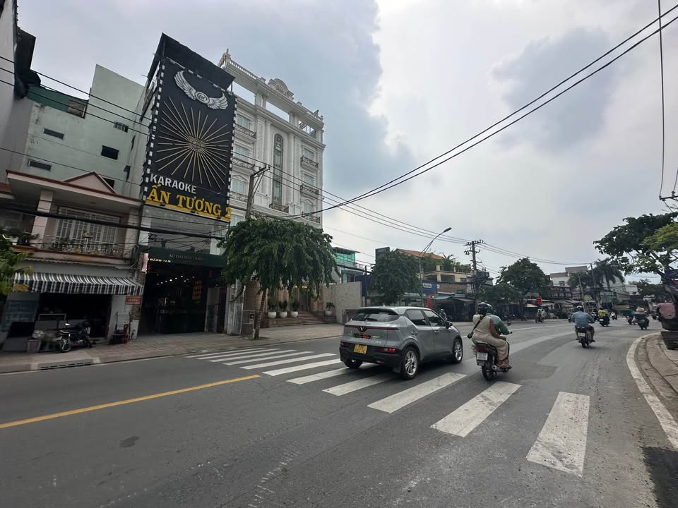 Đất vàng Thủ Đức - Mặt tiền Đặng Văn Bi, nhà 2 tầng, giảm giá sốc 3 tỷ