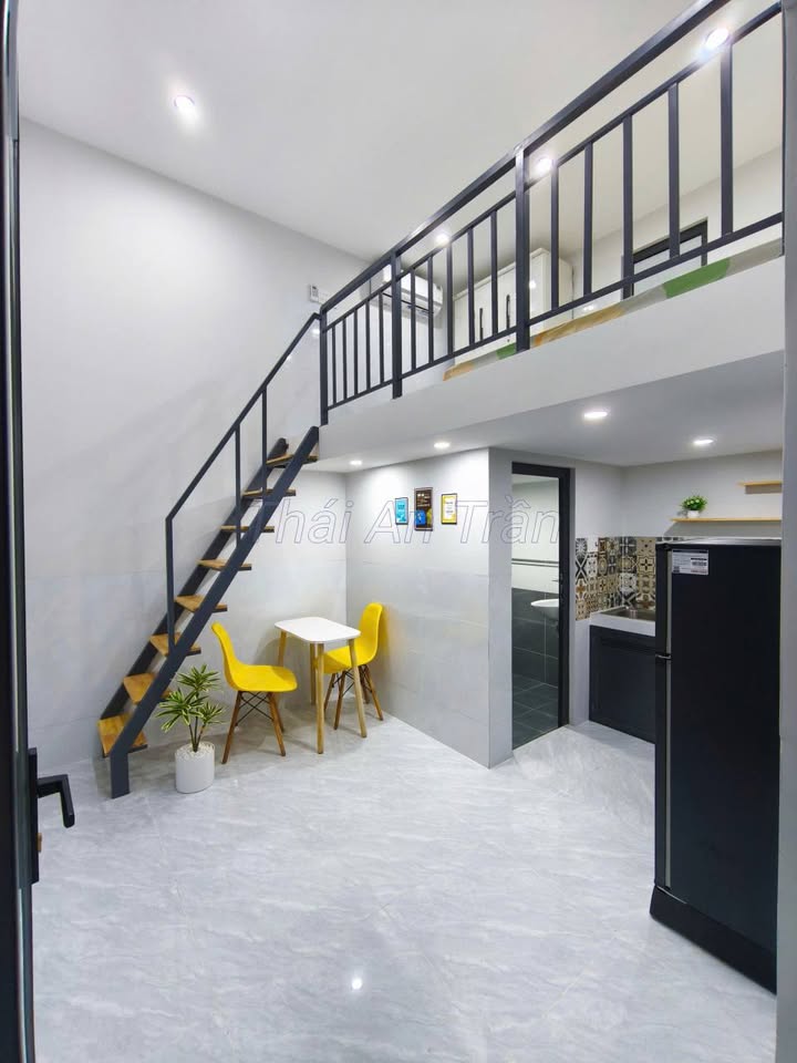 Minihouse xịn xò, full nội thất, gần chợ, xe hơi tới tận nơi