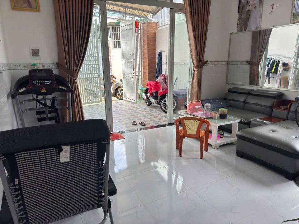 Nhà Đồng Sỹ Bình và nhà cấp 4 Sămbram giá tốt