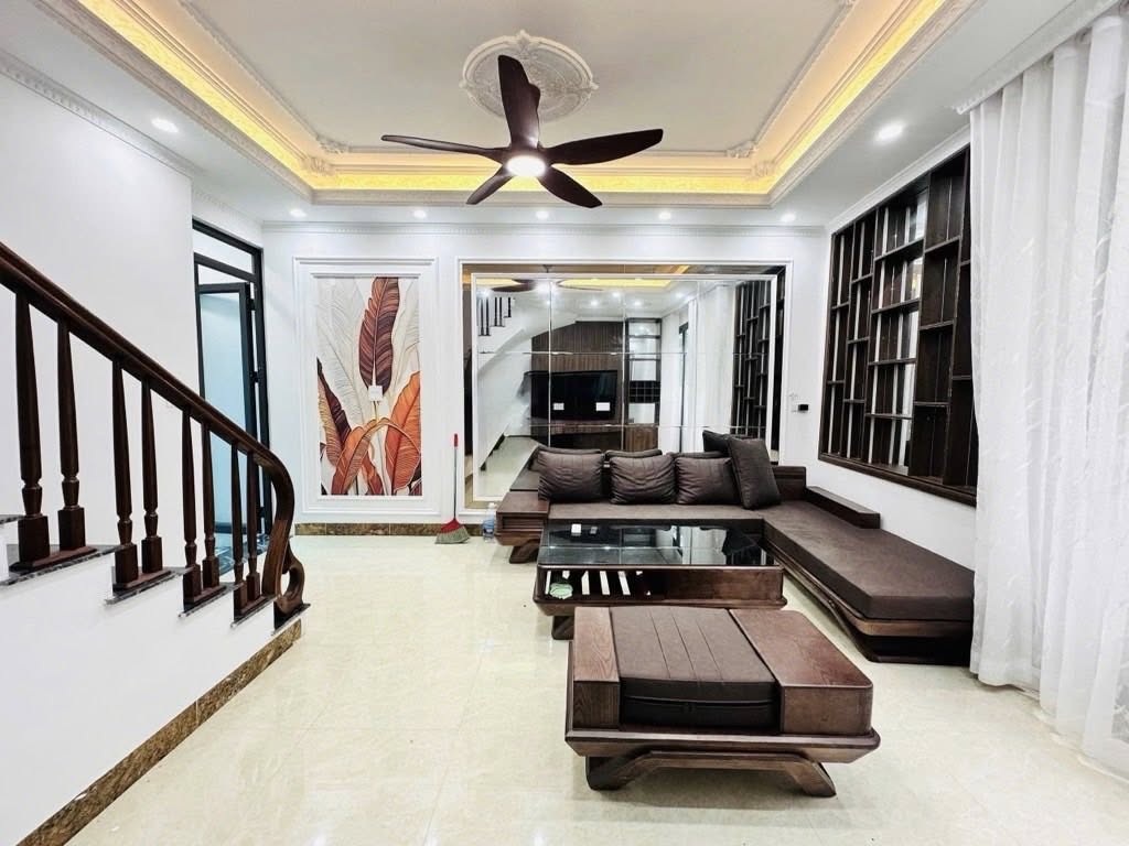 Siêu phẩm nhà 6 tầng tại Cầu Giấy, diện tích thực 45m², sẵn sàng đón chủ mới