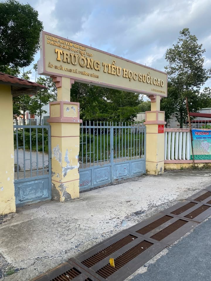 Sốc tận óc, bán gấp lô đất khu công nghiệp Phước Đông, Tây Ninh 220m2, thổ cư 80m2