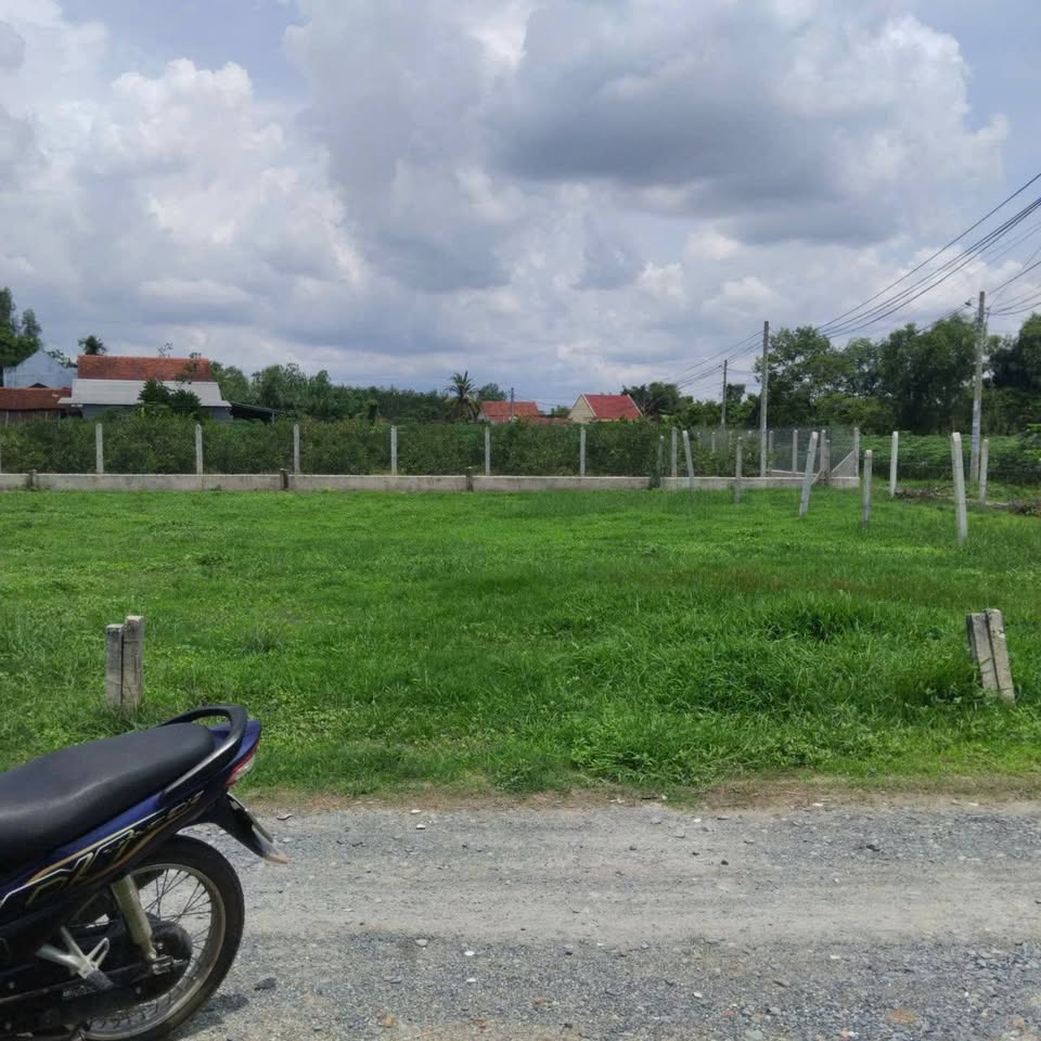 Đất xinh xinh, sổ đỏ full TCU, giá hời 700 triệu